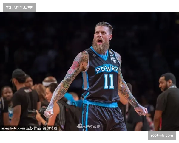 史蒂芬森14分力挺305队二当家角色 BIG3首冠圆NBA梦想 史蒂芬森14分力挺305队二当家角色 BIG3首冠圆NBA梦想